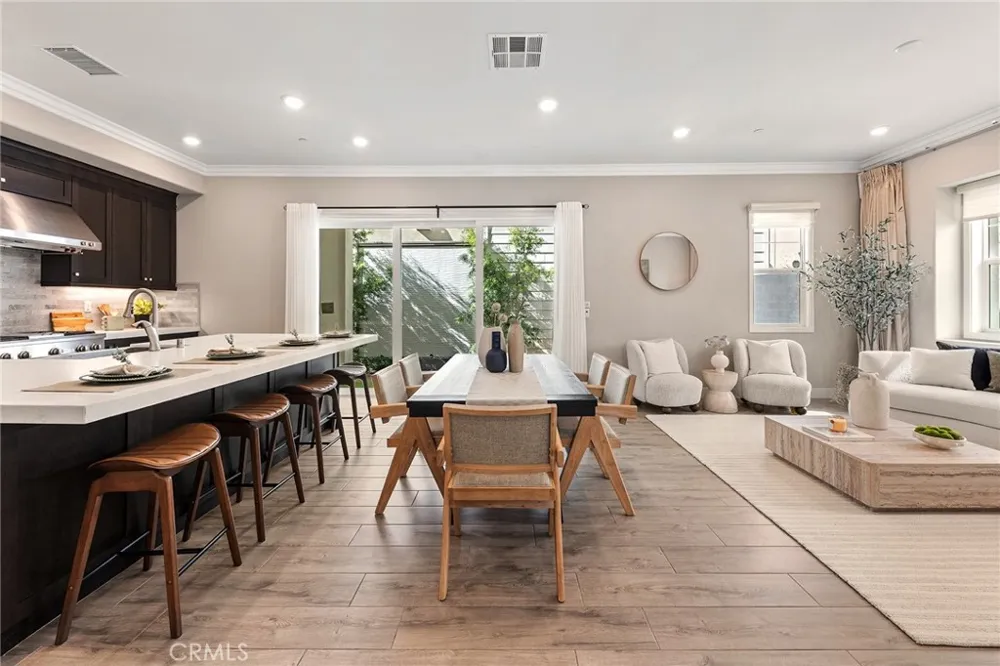 112 Spiral Irvine, CA 92618