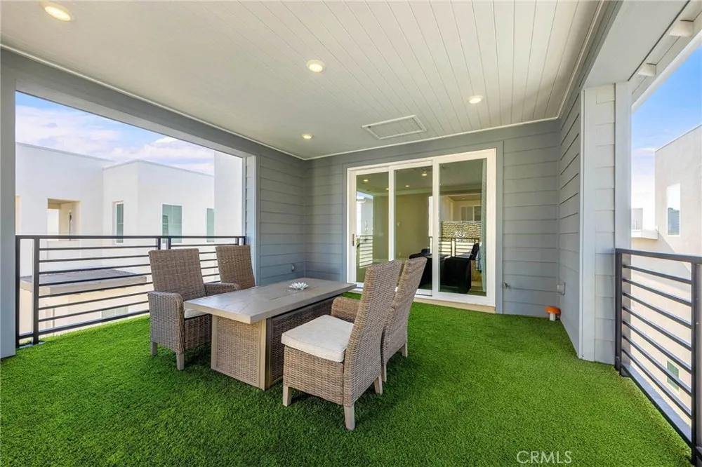 112 Spiral Irvine, CA 92618