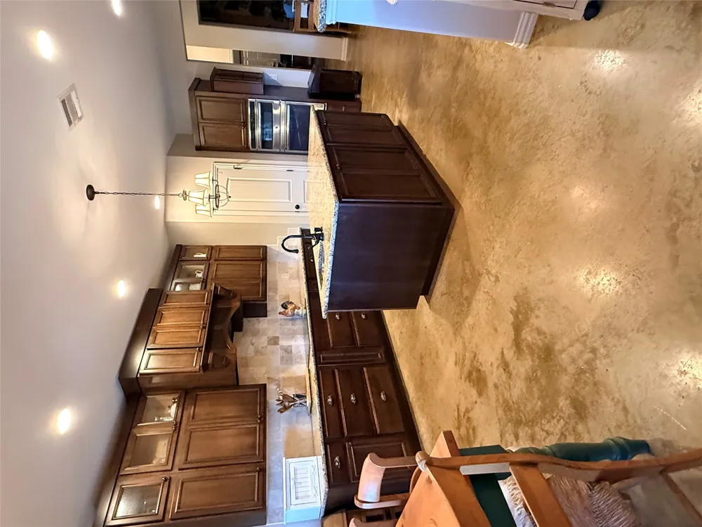 300 Medlin Creek Loop Dripping Springs, TX 78620