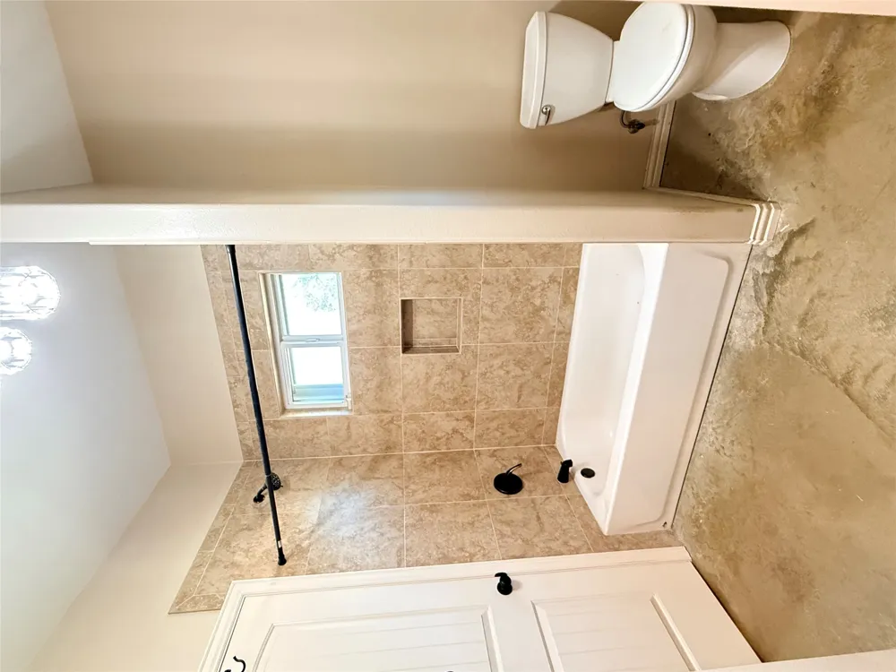 300 Medlin Creek Loop Dripping Springs, TX 78620