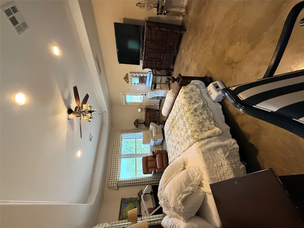 300 Medlin Creek Loop Dripping Springs, TX 78620
