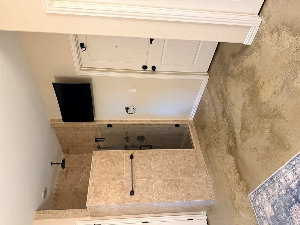 300 Medlin Creek Loop Dripping Springs, TX 78620