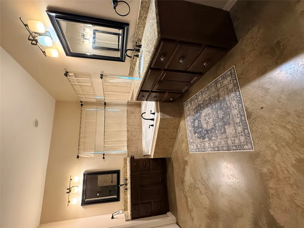 300 Medlin Creek Loop Dripping Springs, TX 78620