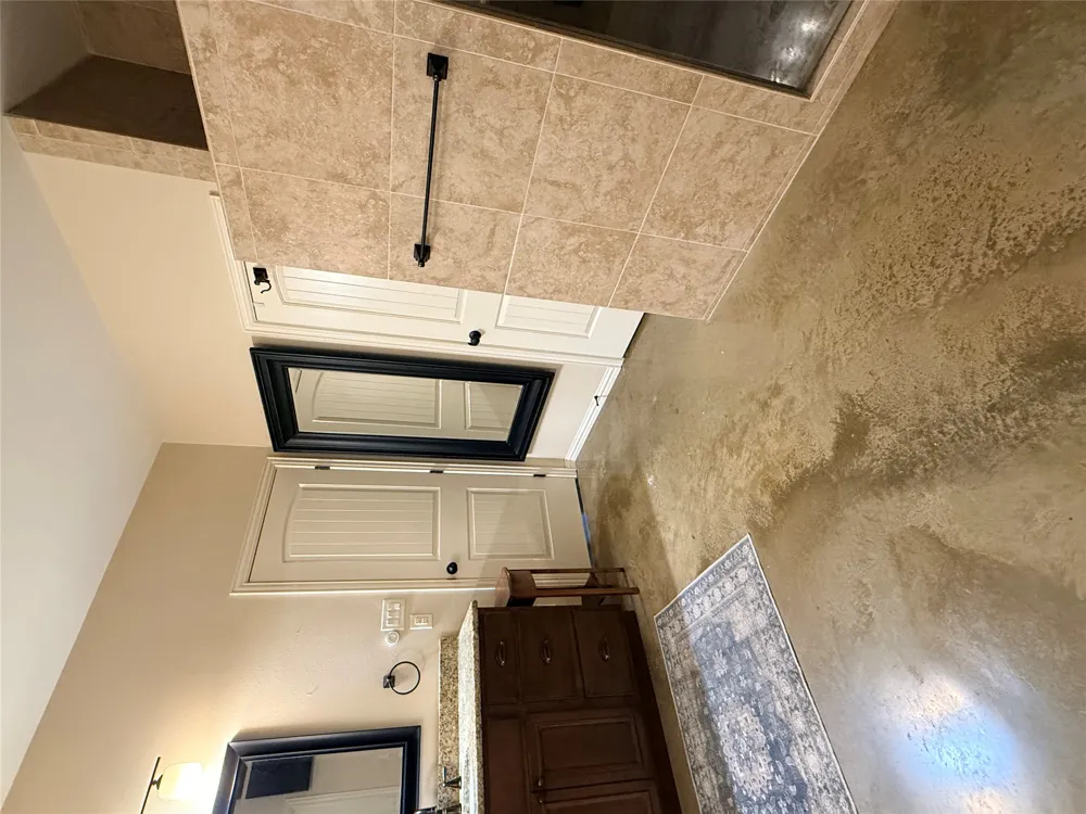 300 Medlin Creek Loop Dripping Springs, TX 78620