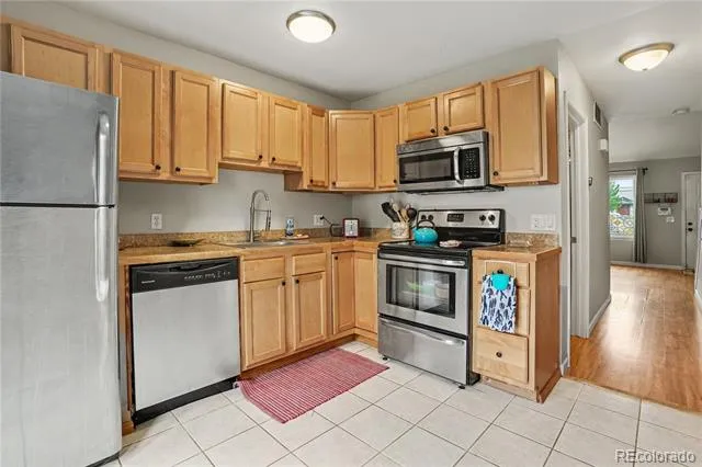17648 E Loyola Drive #B Aurora, CO 80013