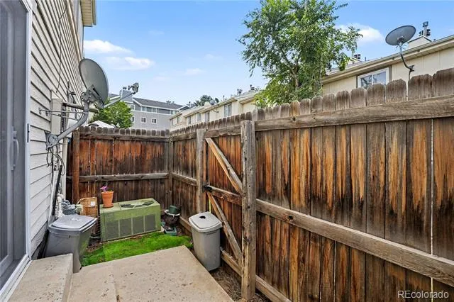 17648 E Loyola Drive #B Aurora, CO 80013