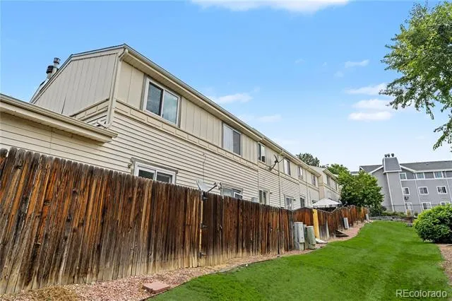 17648 E Loyola Drive #B Aurora, CO 80013