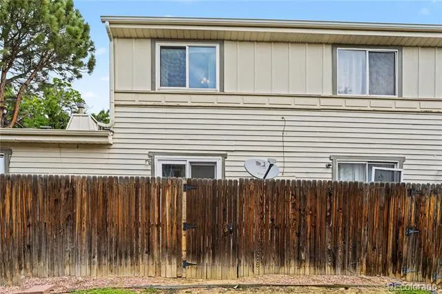 17648 E Loyola Drive #B Aurora, CO 80013