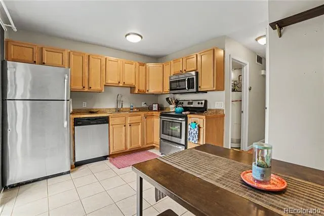17648 E Loyola Drive #B Aurora, CO 80013