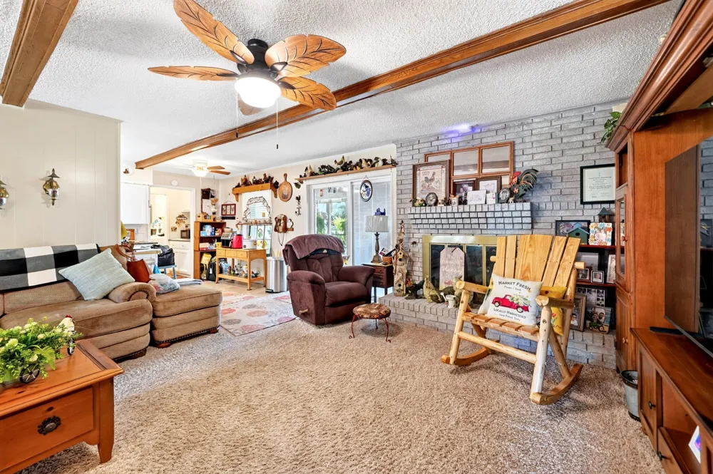 1022 Robin Road Oak Ridge, TX 75161