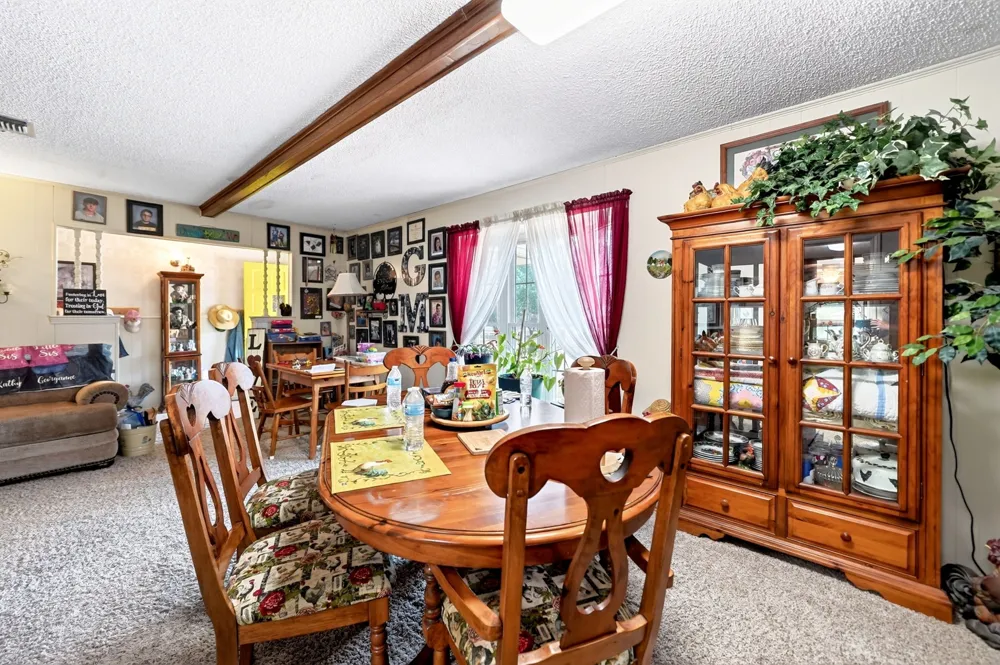 1022 Robin Road Oak Ridge, TX 75161