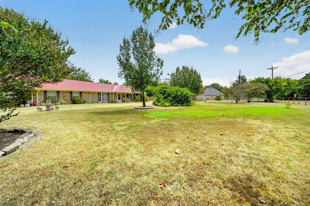 1022 Robin Road Oak Ridge, TX 75161