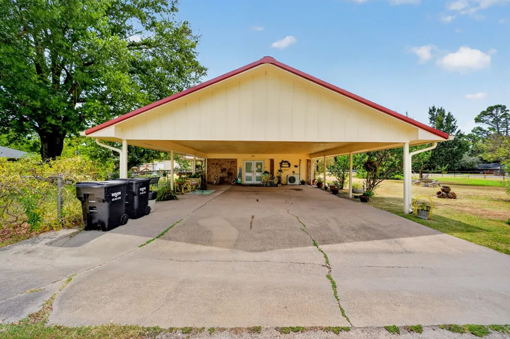 1022 Robin Road Oak Ridge, TX 75161