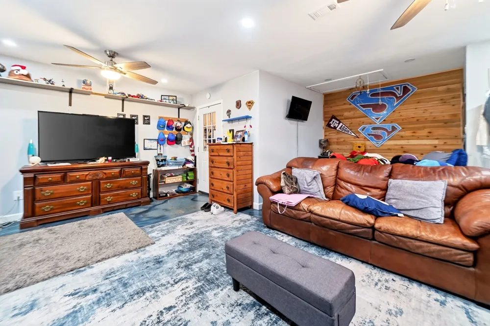 1022 Robin Road Oak Ridge, TX 75161