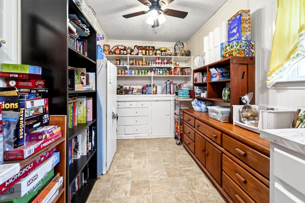 1022 Robin Road Oak Ridge, TX 75161