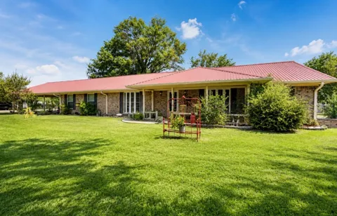 1022 Robin Road