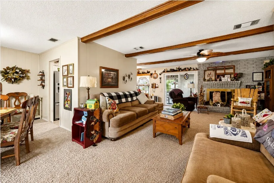 1022 Robin Road Oak Ridge, TX 75161