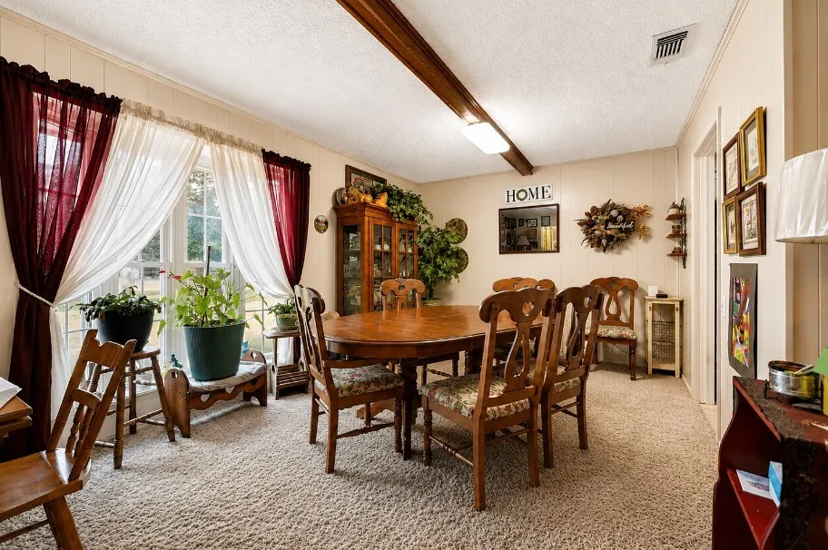 1022 Robin Road Oak Ridge, TX 75161