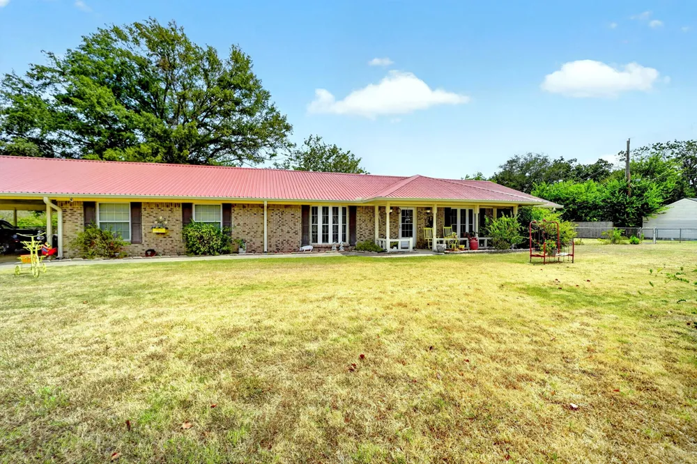 1022 Robin Road Oak Ridge, TX 75161