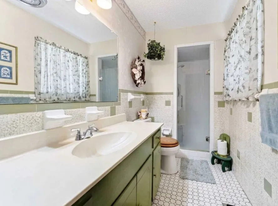 1022 Robin Road Oak Ridge, TX 75161