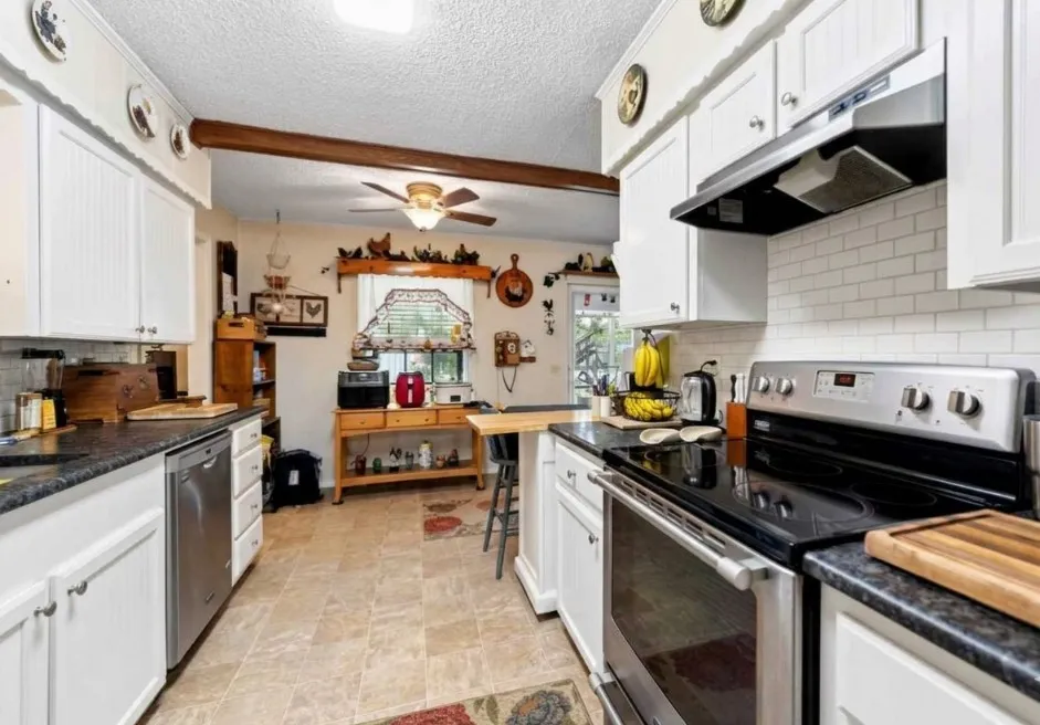 1022 Robin Road Oak Ridge, TX 75161
