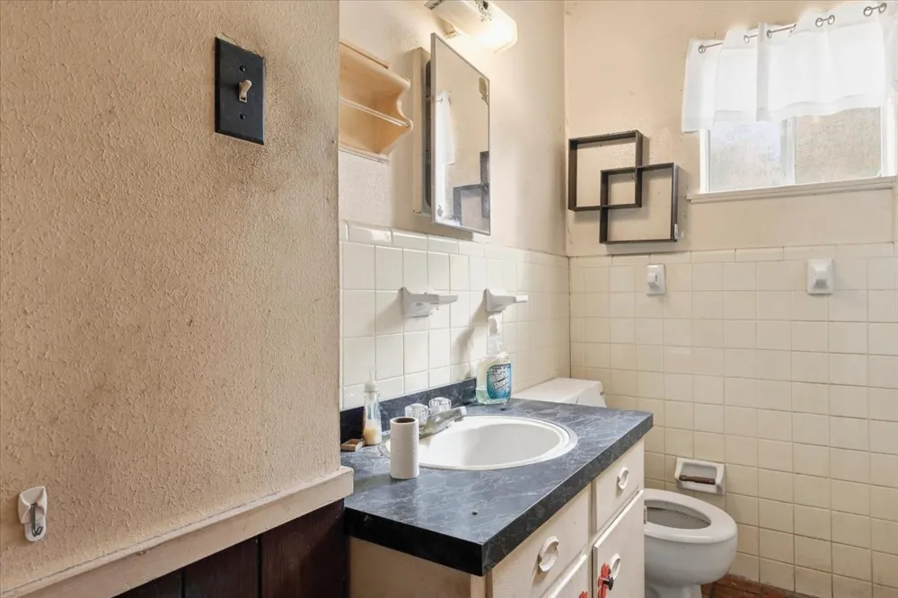 820 Colgate Drive Lancaster, TX 75134