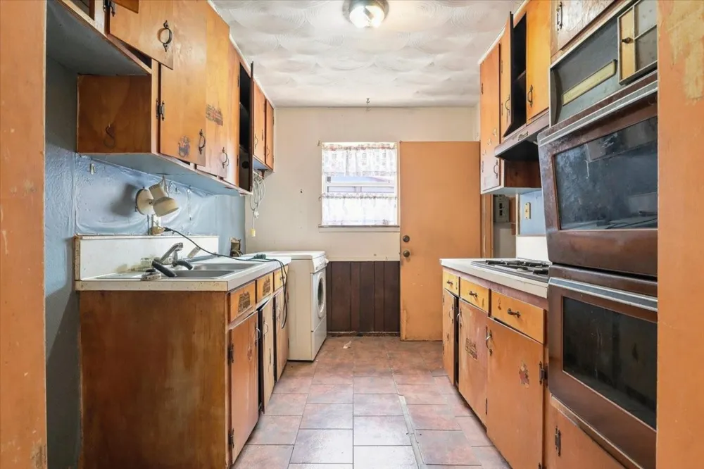 820 Colgate Drive Lancaster, TX 75134