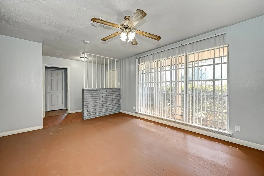 2946 Dragonwick Drive Houston, TX 77045
