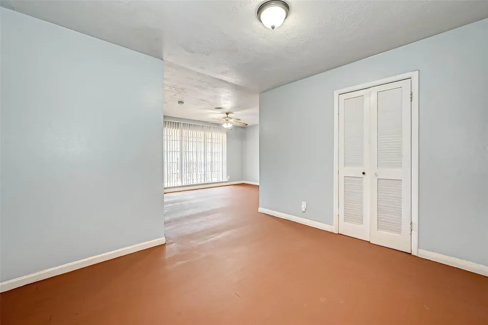 2946 Dragonwick Drive Houston, TX 77045
