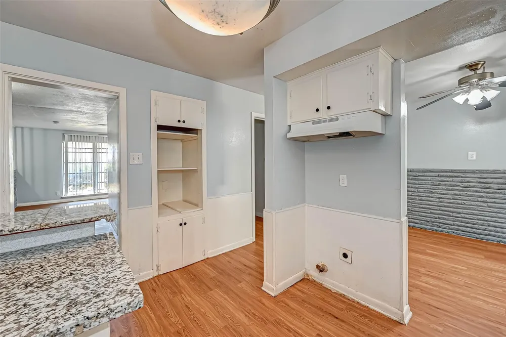2946 Dragonwick Drive Houston, TX 77045