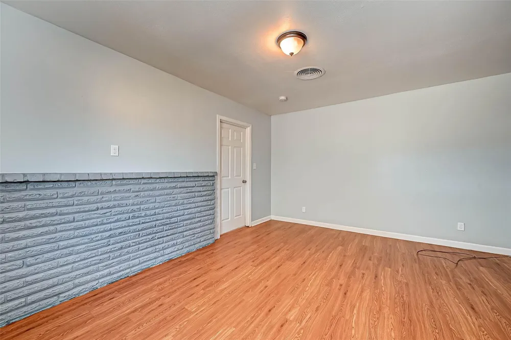 2946 Dragonwick Drive Houston, TX 77045
