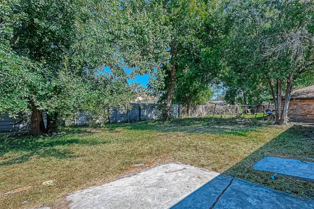2946 Dragonwick Drive Houston, TX 77045