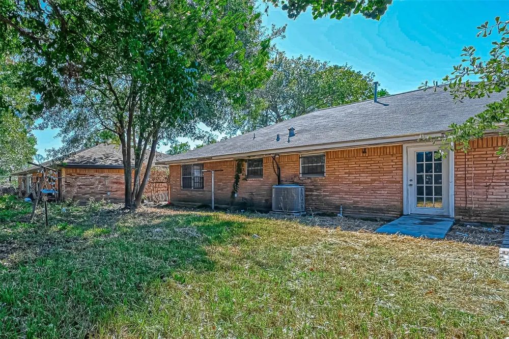 2946 Dragonwick Drive Houston, TX 77045