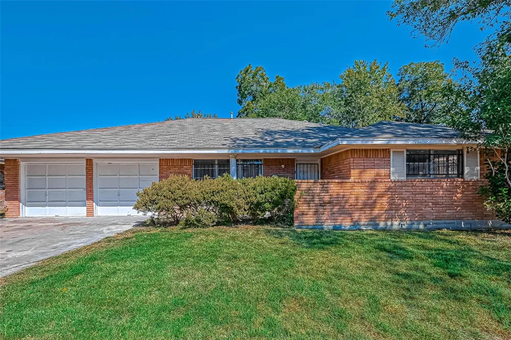 2946 Dragonwick Drive Houston, TX 77045