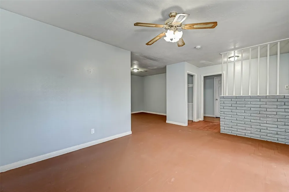 2946 Dragonwick Drive Houston, TX 77045