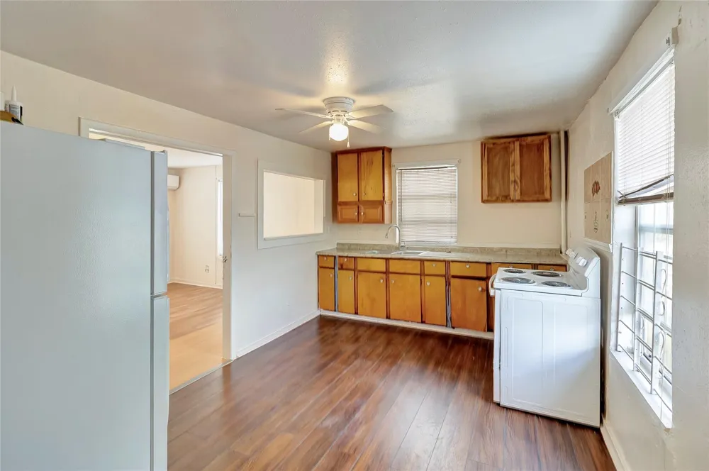 4233 Dupont Street #A Houston, TX 77021
