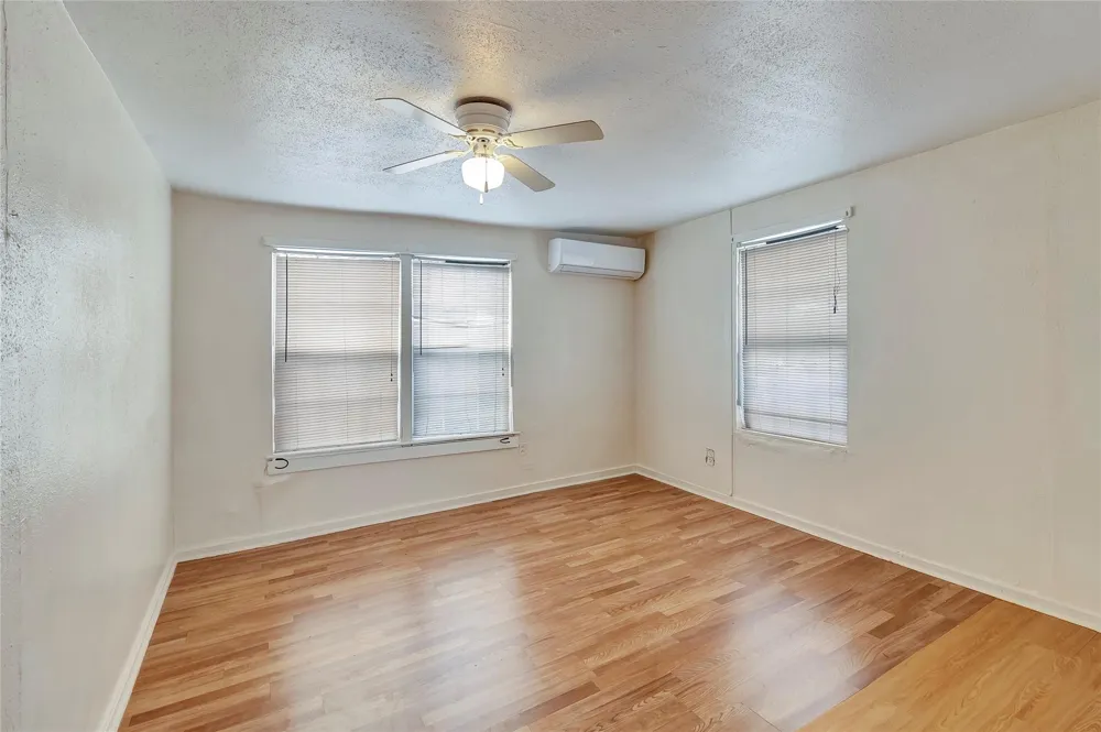 4233 Dupont Street #A Houston, TX 77021
