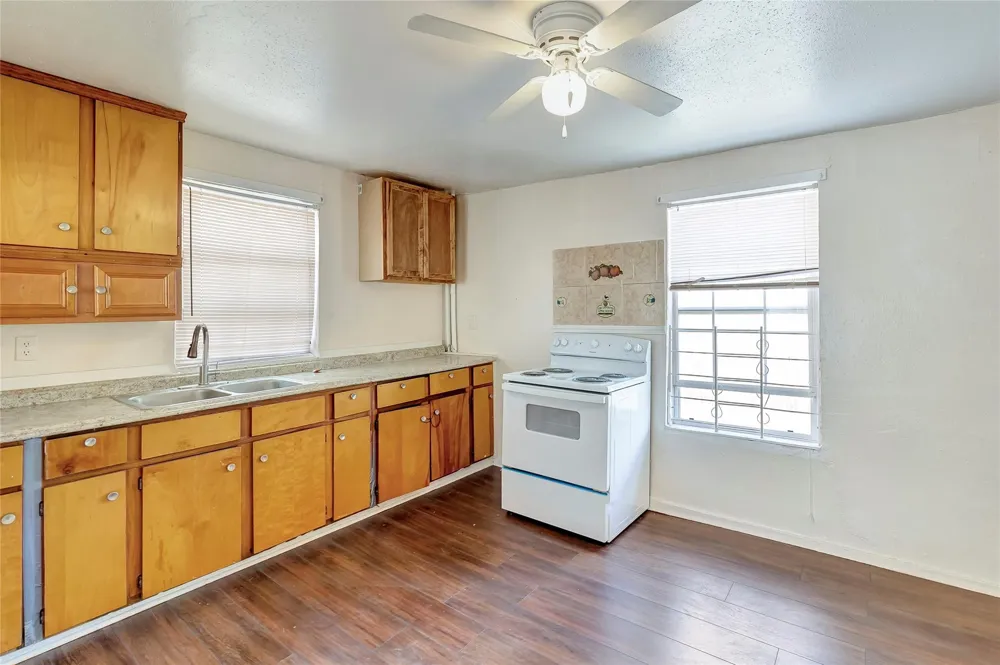 4233 Dupont Street #A Houston, TX 77021