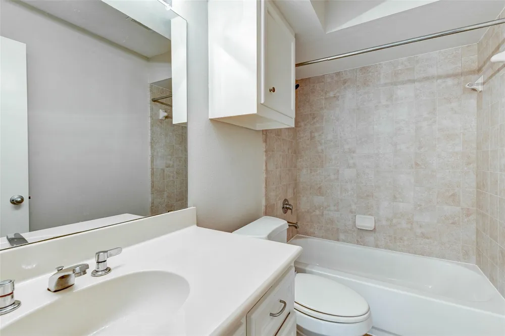 650 Westcross Street #35 Houston, TX 77018