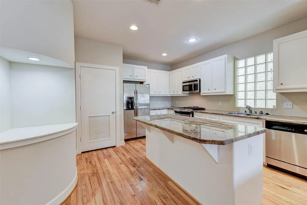 650 Westcross Street #35 Houston, TX 77018