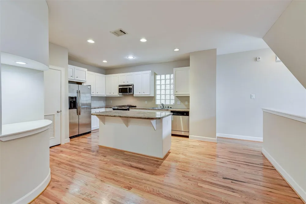 650 Westcross Street #35 Houston, TX 77018
