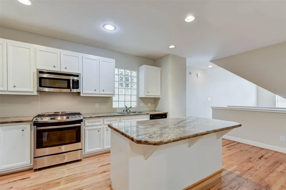 650 Westcross Street #35 Houston, TX 77018