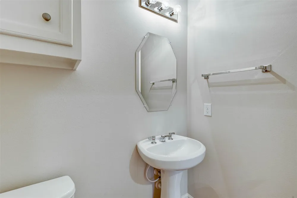 650 Westcross Street #35 Houston, TX 77018