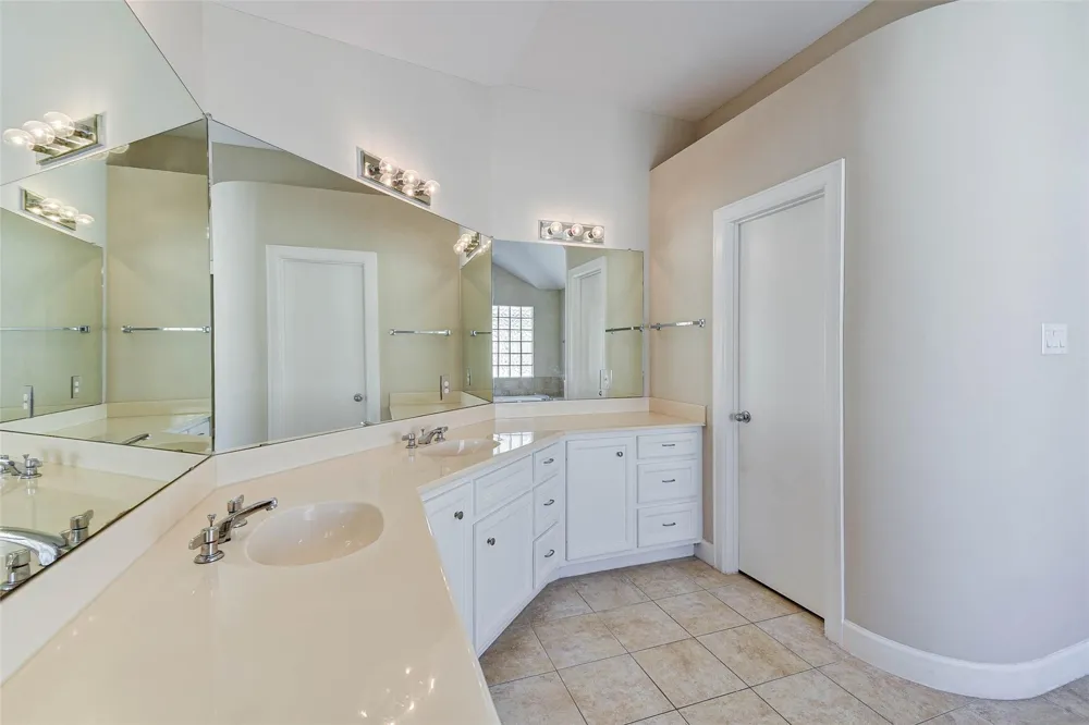 650 Westcross Street #35 Houston, TX 77018