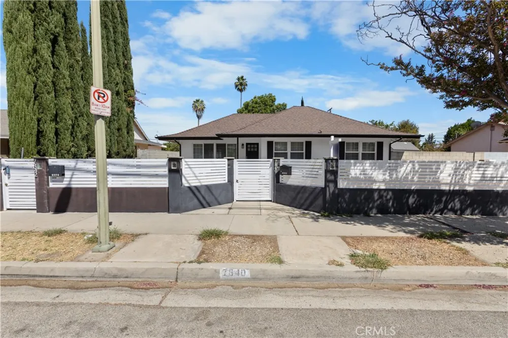 7840 Woodlake Avenue West Hills, CA 91304