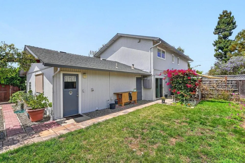 2050 Halterman Avenue Santa Cruz, CA 95062