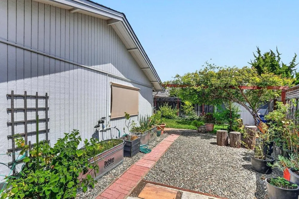 2050 Halterman Avenue Santa Cruz, CA 95062