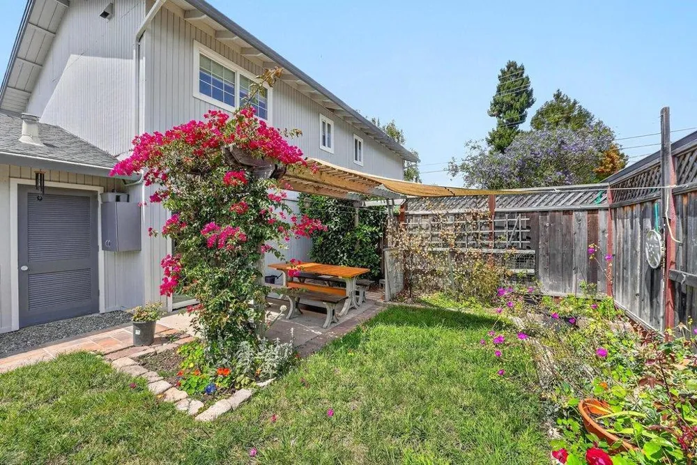 2050 Halterman Avenue Santa Cruz, CA 95062