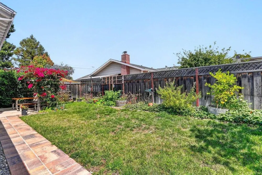 2050 Halterman Avenue Santa Cruz, CA 95062