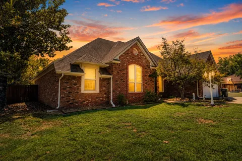 1010 Saddle Lane